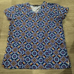 Cassandra O Orange Blue Abstract Geometric Kaleidoscope Vneck Med Scrub Top Sz M